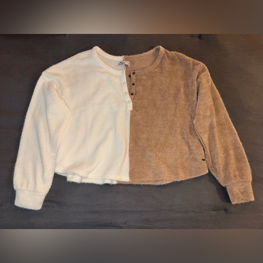 Woman’s Hollister Oversized Crop Sweater
